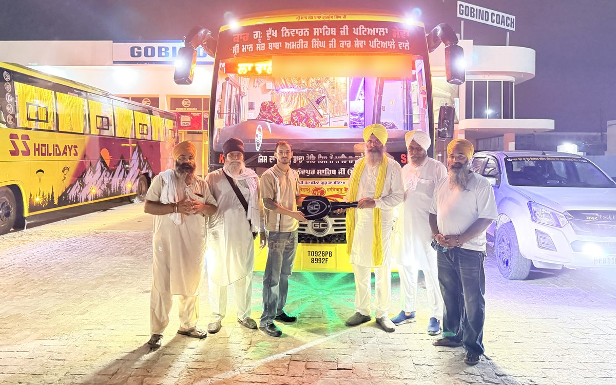 Key handover of the Kar Sewa Patiala bus at the GOBIND COACH plant